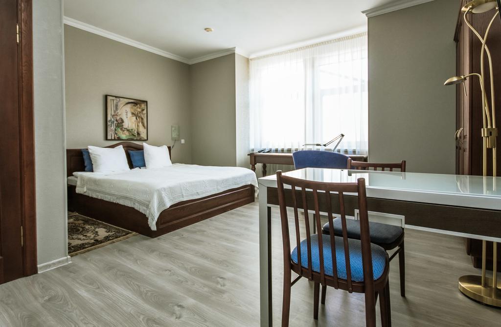 Aparthotel Kert Free Parking 3*
