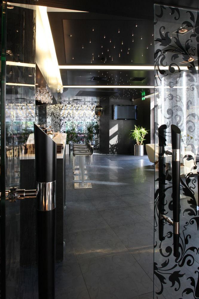 Royal Square & 5* Riga