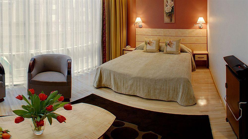 Royal Square & Hotel 5*