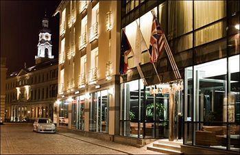 Royal Square & Hotel