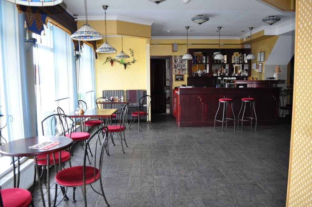 Albatross Hotel