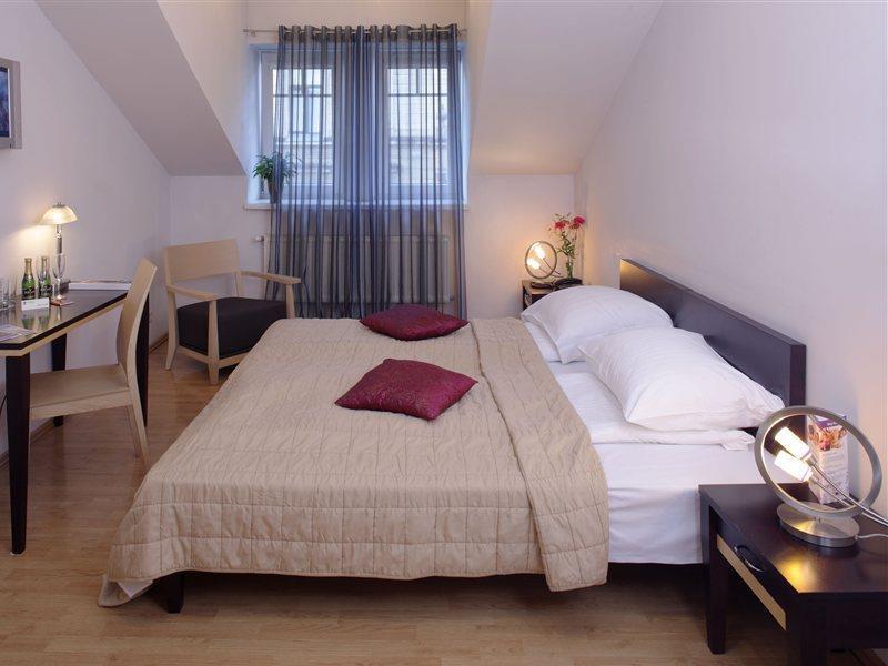 Hotel Rixwell Terrace Design With Free Parking 4*