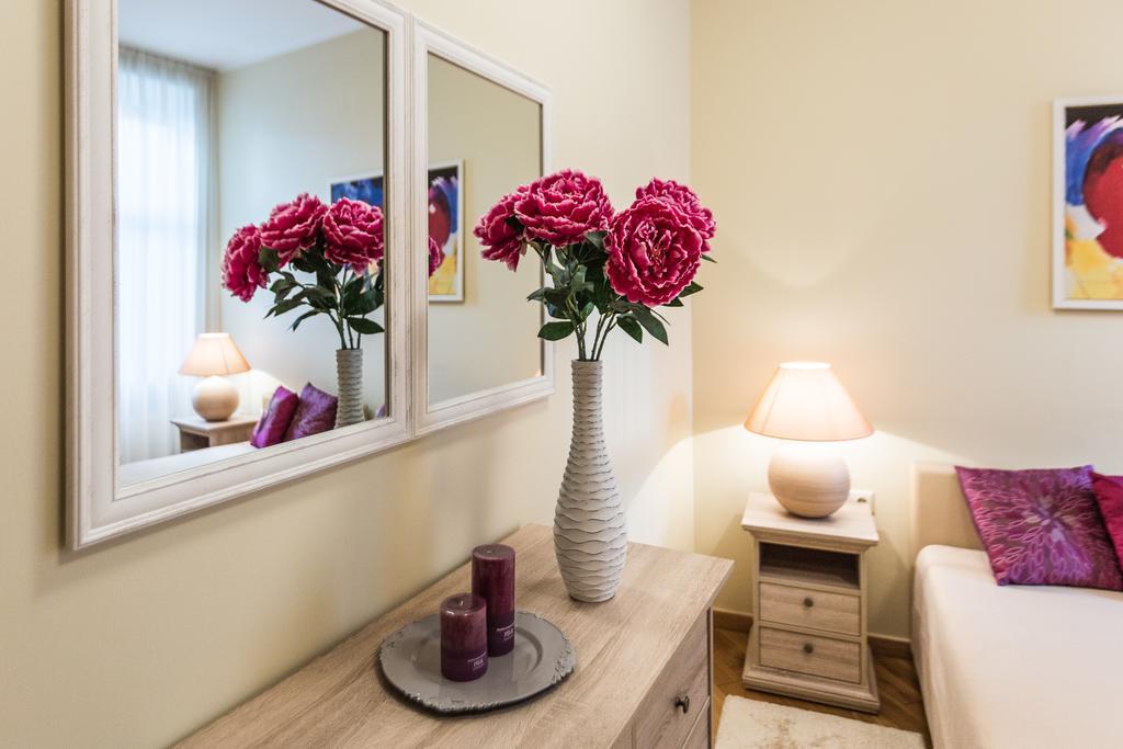 Lux - Ernesta, Free Parking Aparthotel Riga