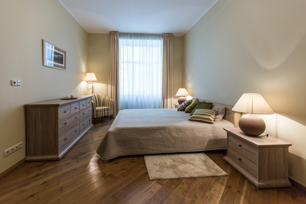 Lux - Ernesta, Free Parking 4* Riga