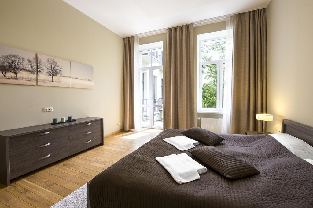 Lux - Ernesta, Free Parking Riga
