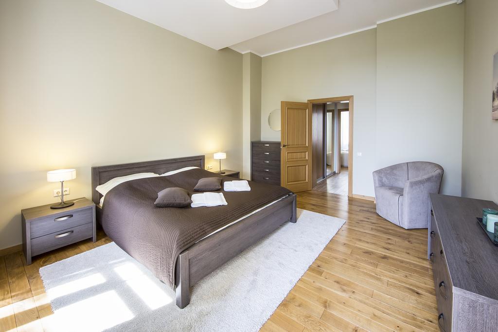 Lux - Ernesta, Free Parking Aparthotel