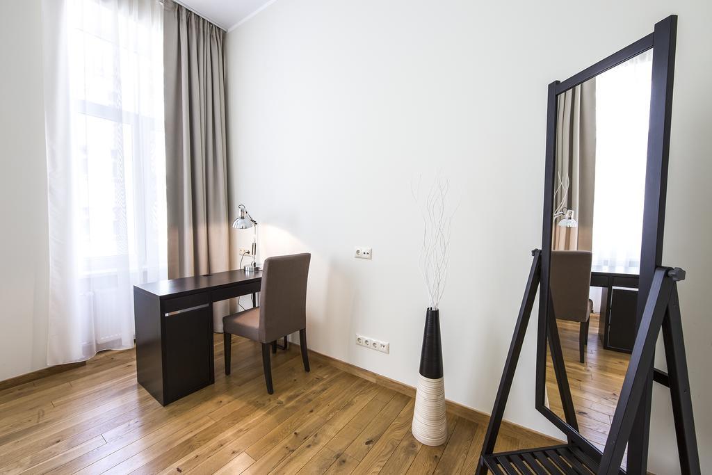 Lux - Ernesta, Free Parking 4*