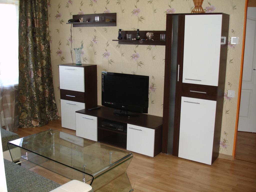 Dzelzavas Street Apartment *