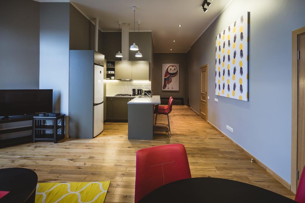 Lux - Ernesta, Free Parking Aparthotel