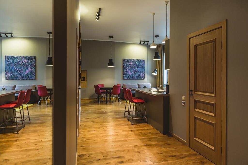 Lux - Ernesta, Free Parking 4* Riga