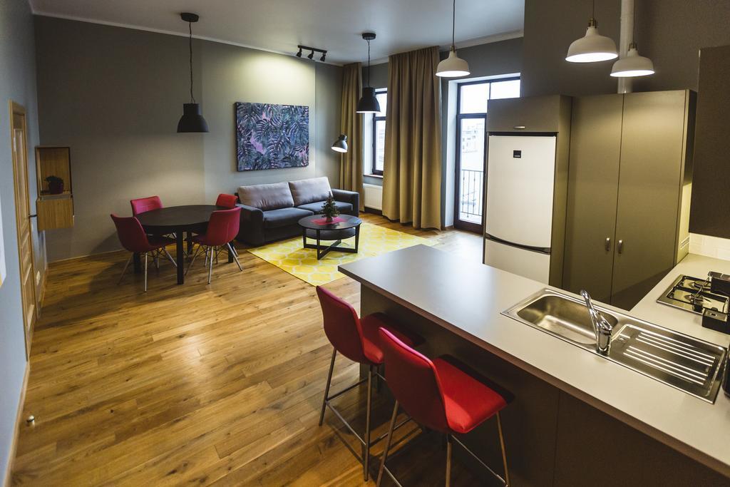 Aparthotel Lux - Ernesta, Free Parking