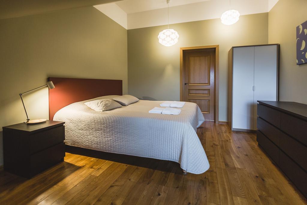 Aparthotel Lux - Ernesta, Free Parking 4*