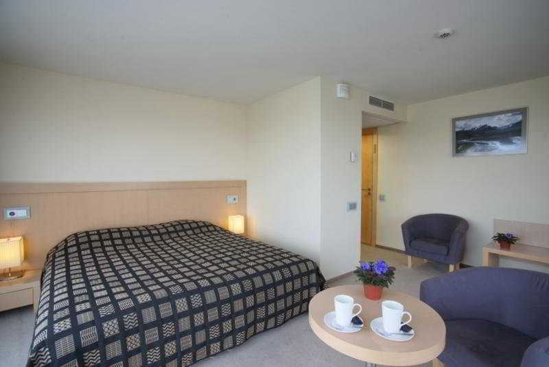 Islande With Free Parking Riga