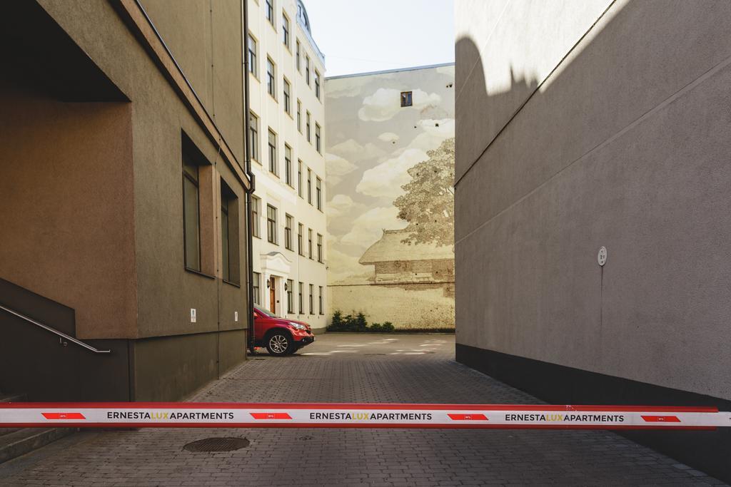 Lux - Ernesta, Free Parking Riga