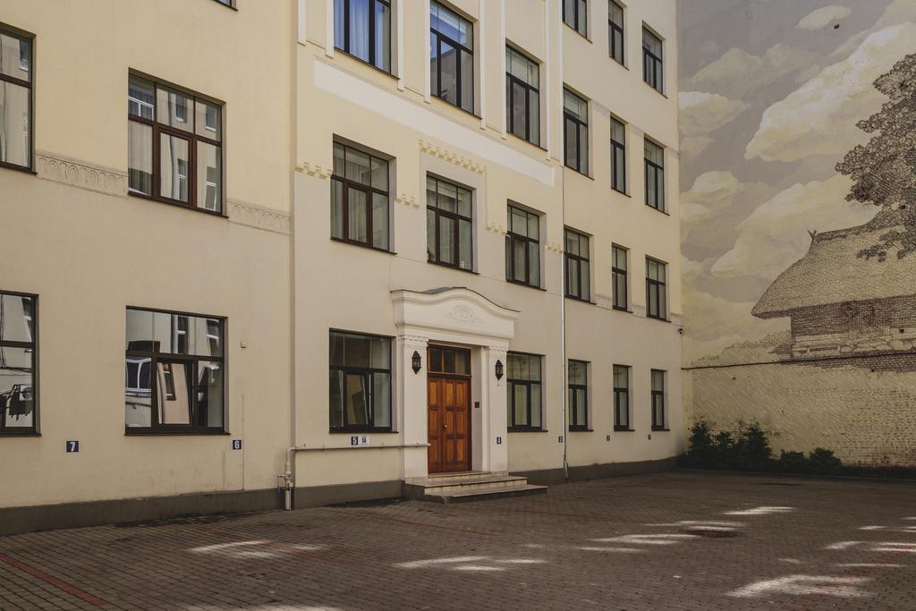 Lux - Ernesta, Free Parking Riga