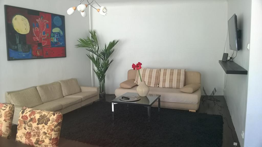 Cheap And Chic Apartment