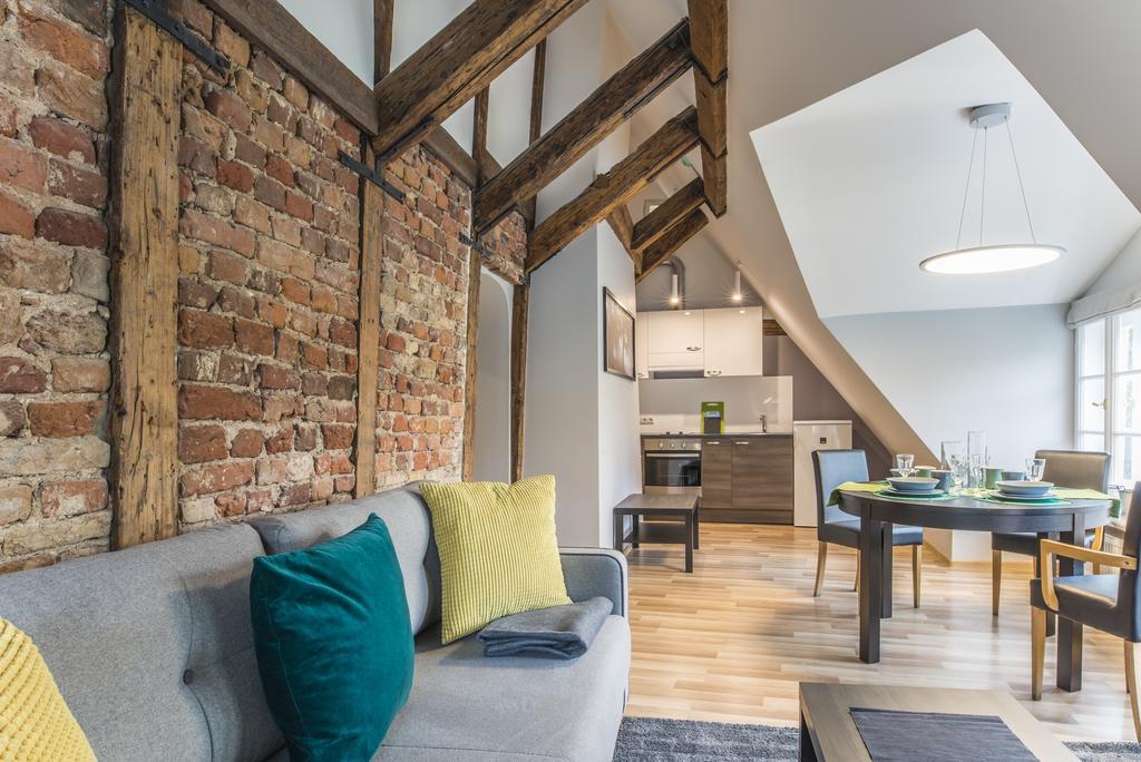Colonel & Appartement *