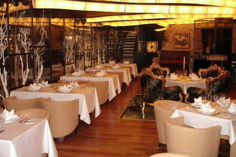 Royal Square & Hotel 5*