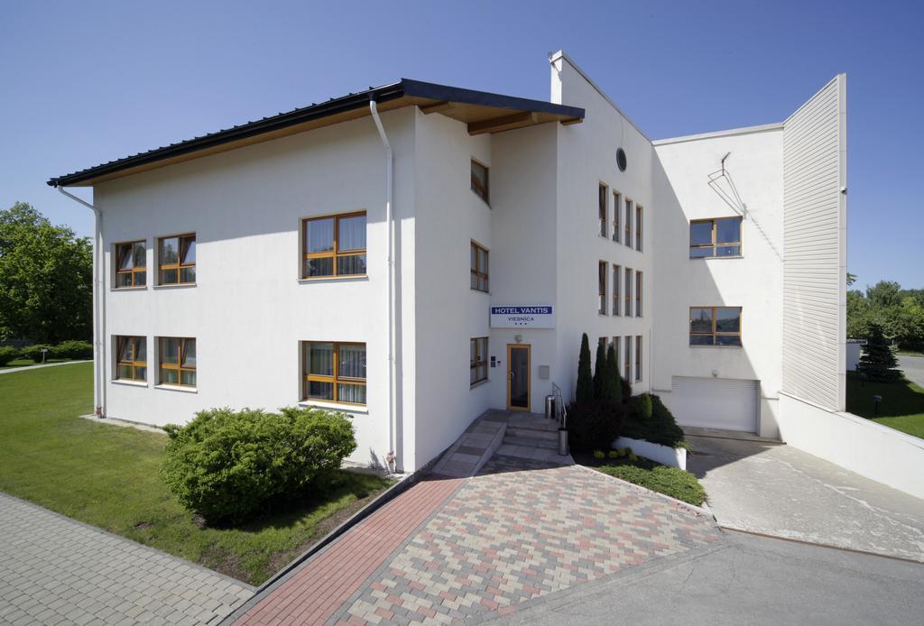 Vantis Riverside 3*