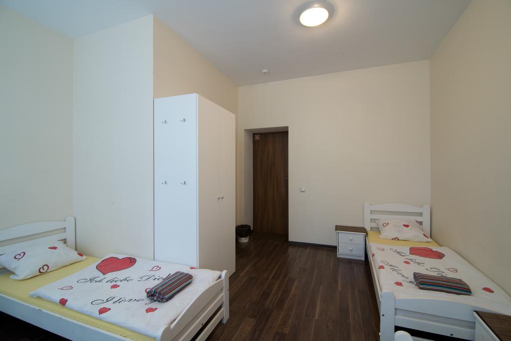 Happy Hotel 3*