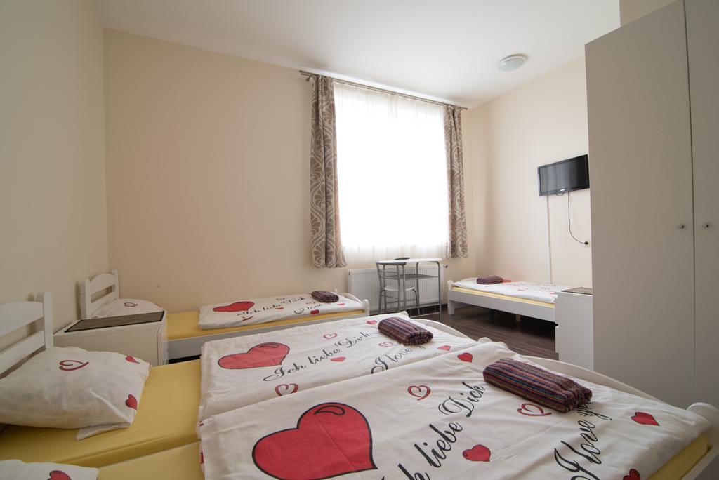 Hotel Happy