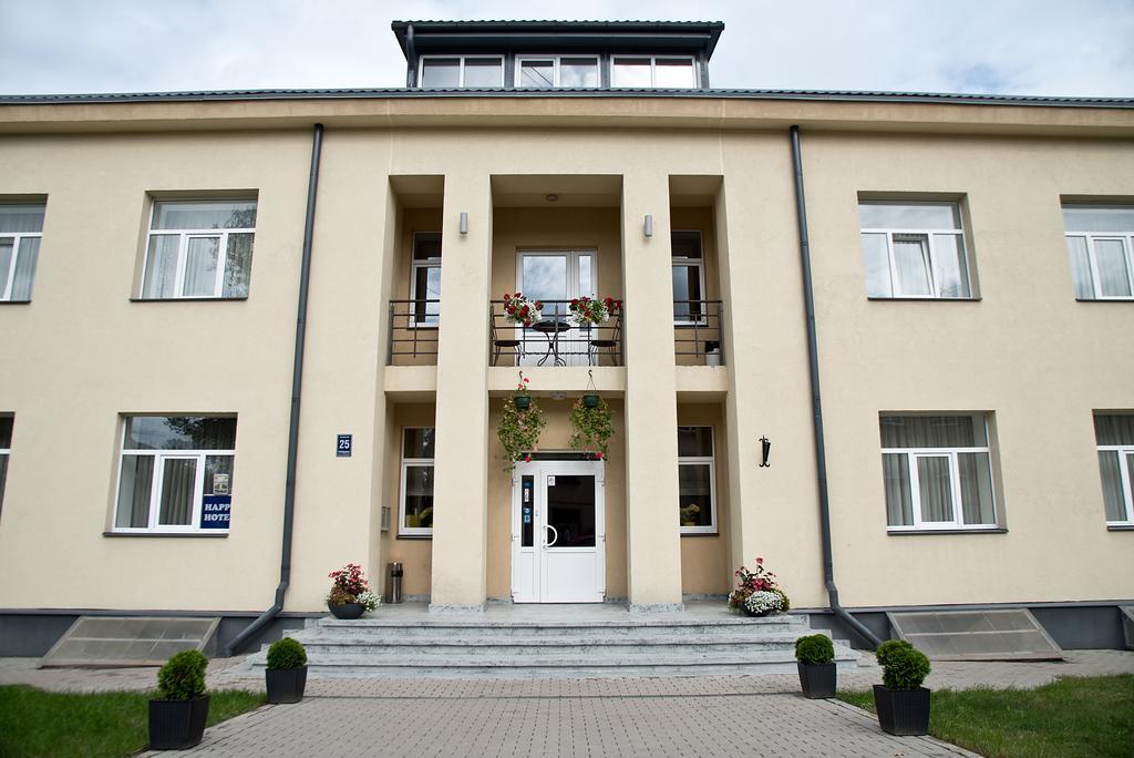 Happy Hotel