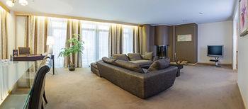 Royal Square & 5*