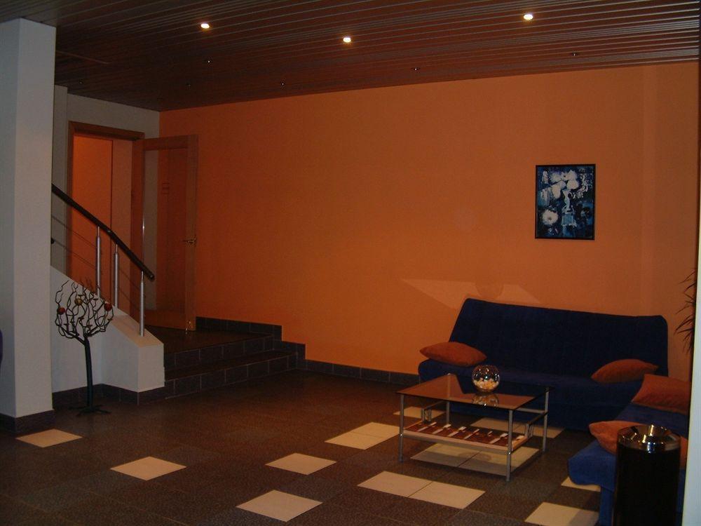 Kert Free Parking Aparthotel