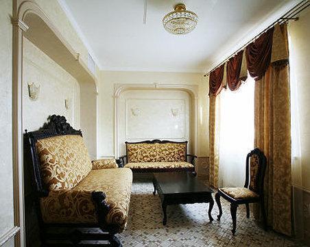 Riverside Hotel