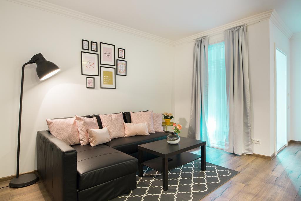 St.roland Livu Square Appartement *