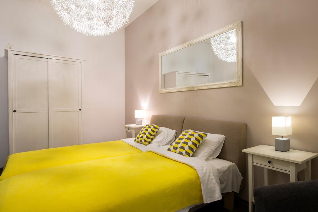 Appartement St.roland Livu Square *