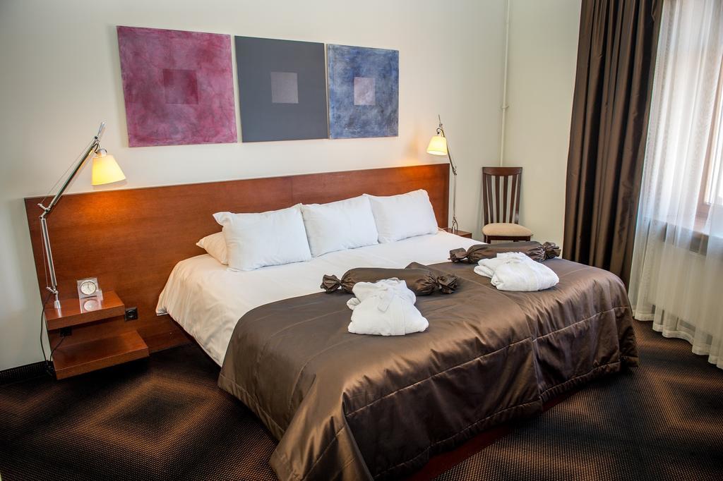 Rixwell Centra Hotel