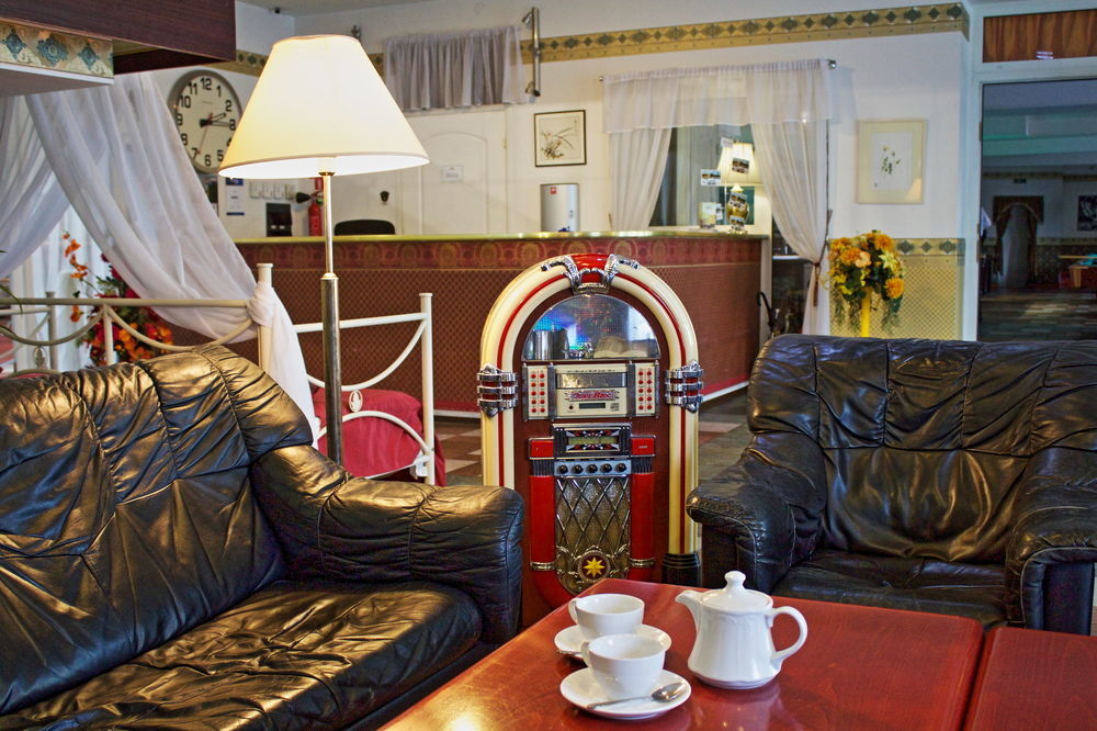 Khách sạn Nb With Free Parking 3*