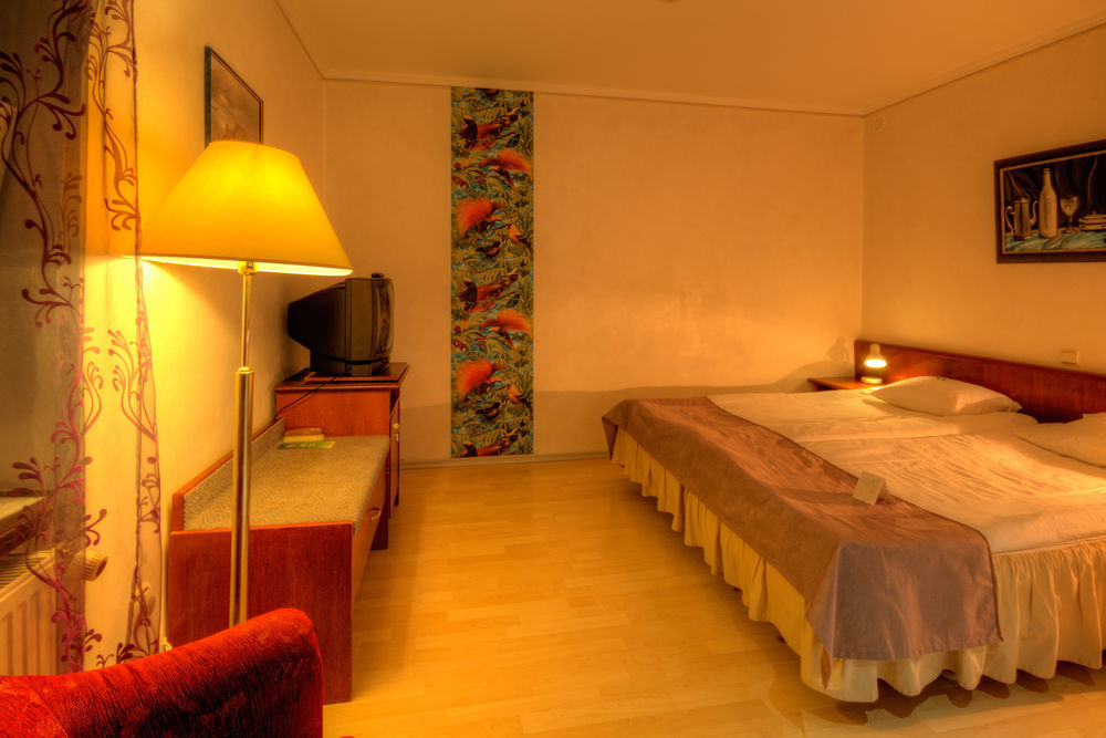 Hotel Nb With Free Parking