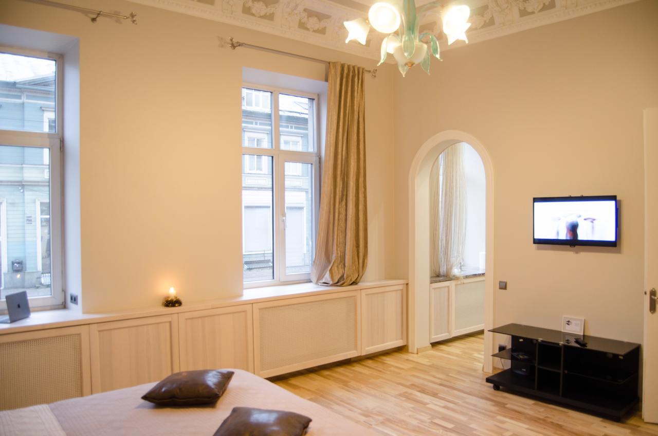 Apartment, Barons Promenade With Parking *