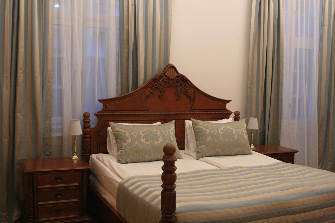 Boutique Kristofs Khách sạn 3*