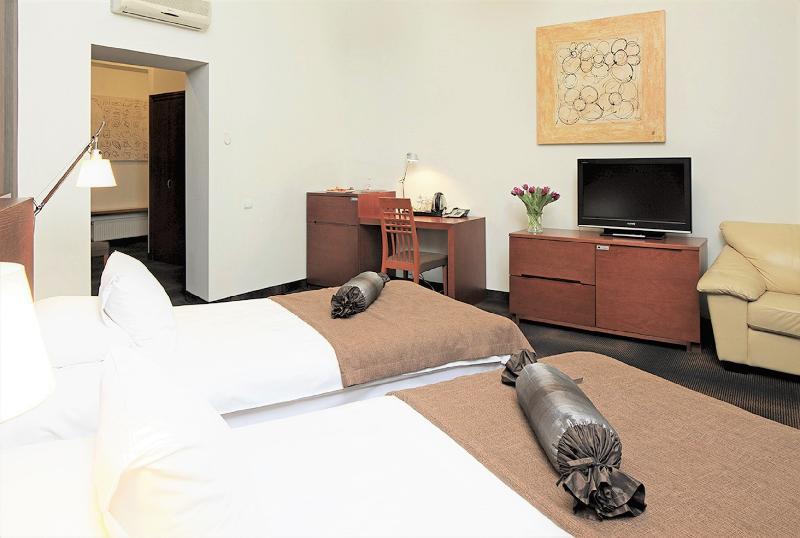 Rixwell Centra Hotel