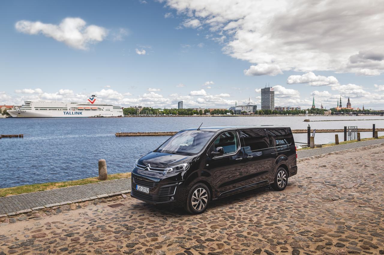 Lux - Ernesta, Free Parking 4* Riga