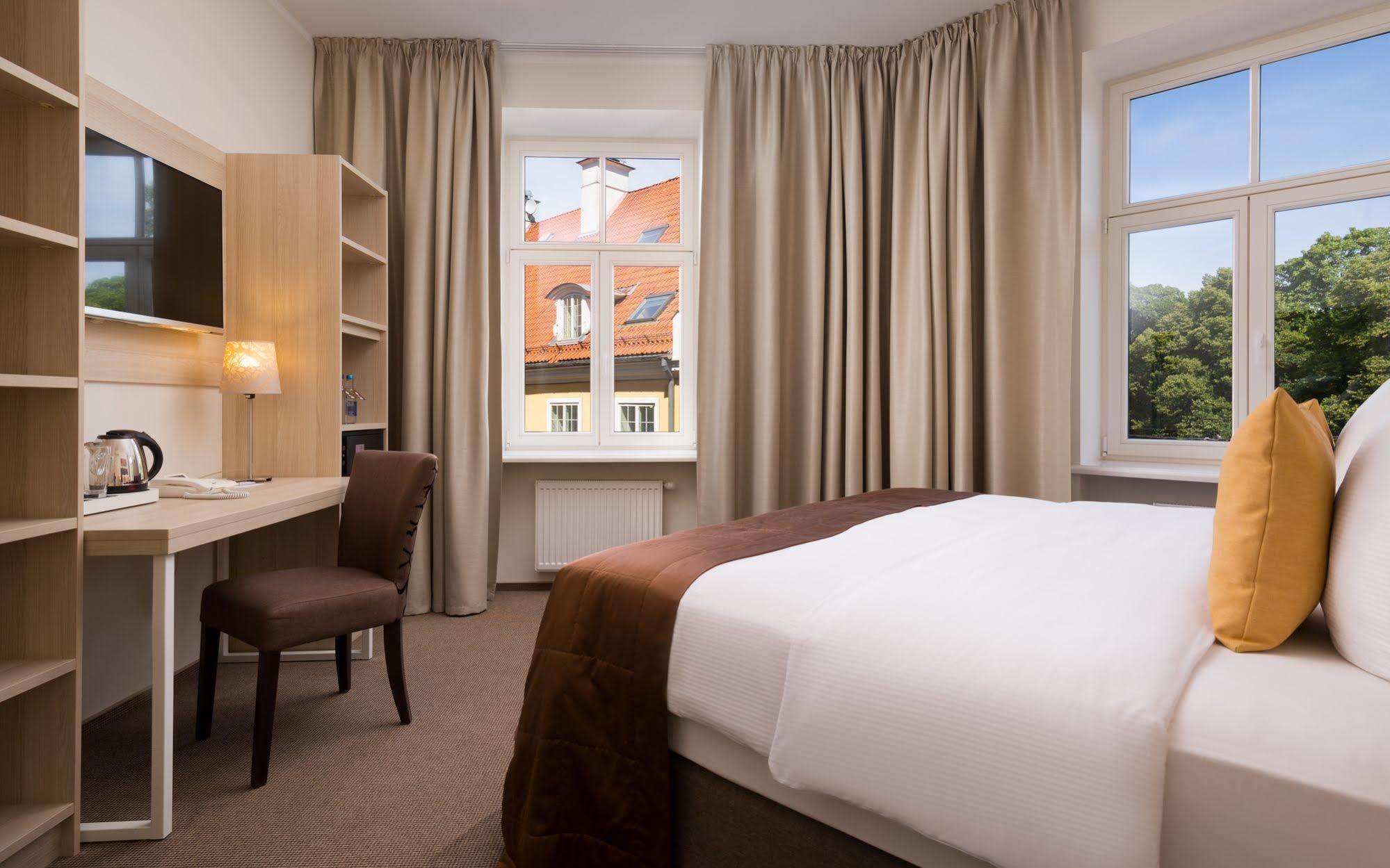 Hotel Radisson Old Town 4*