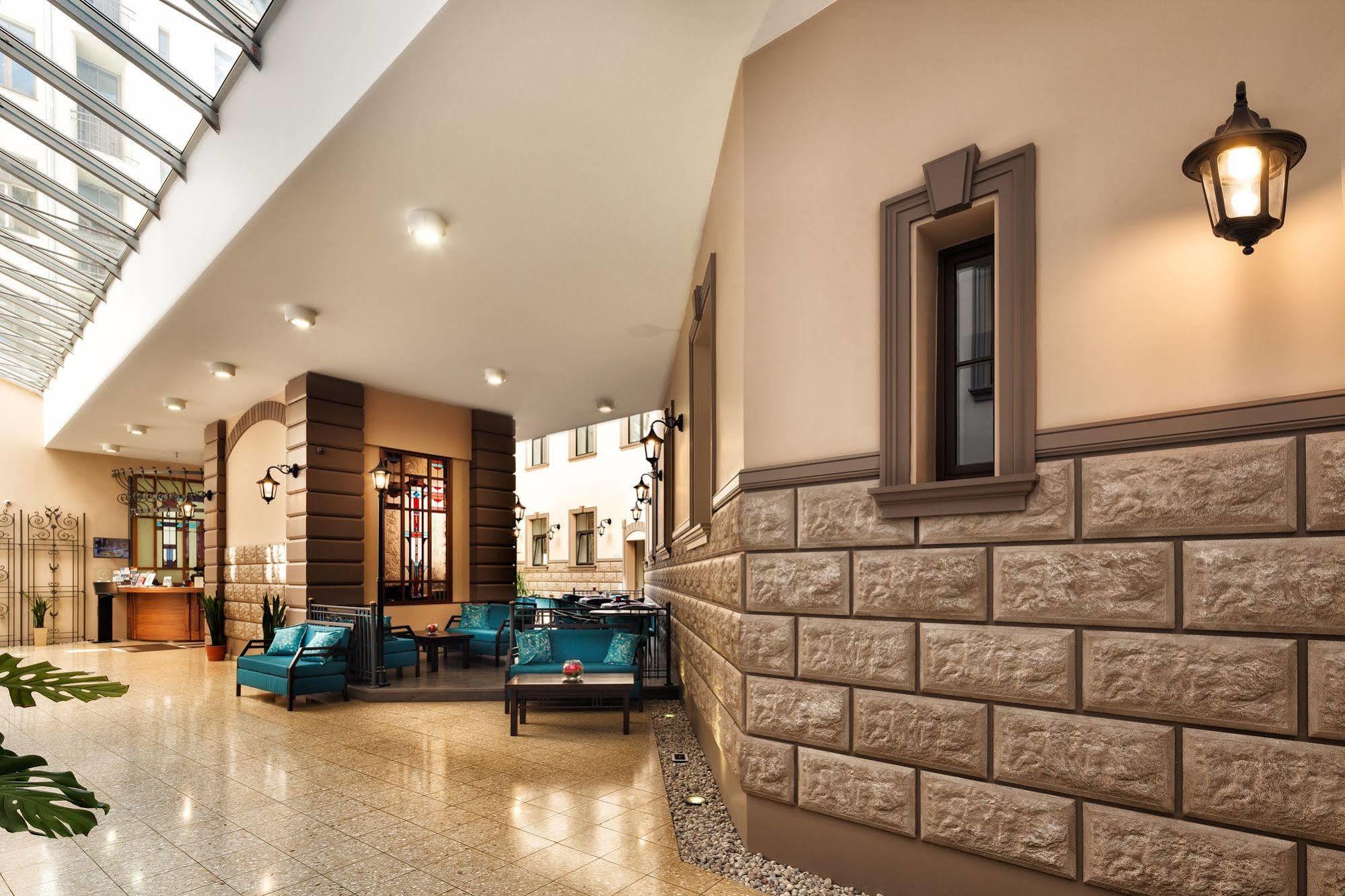 Hotel Teater 4*