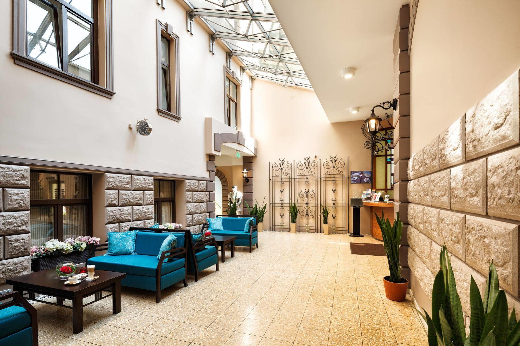 Hotel Teater