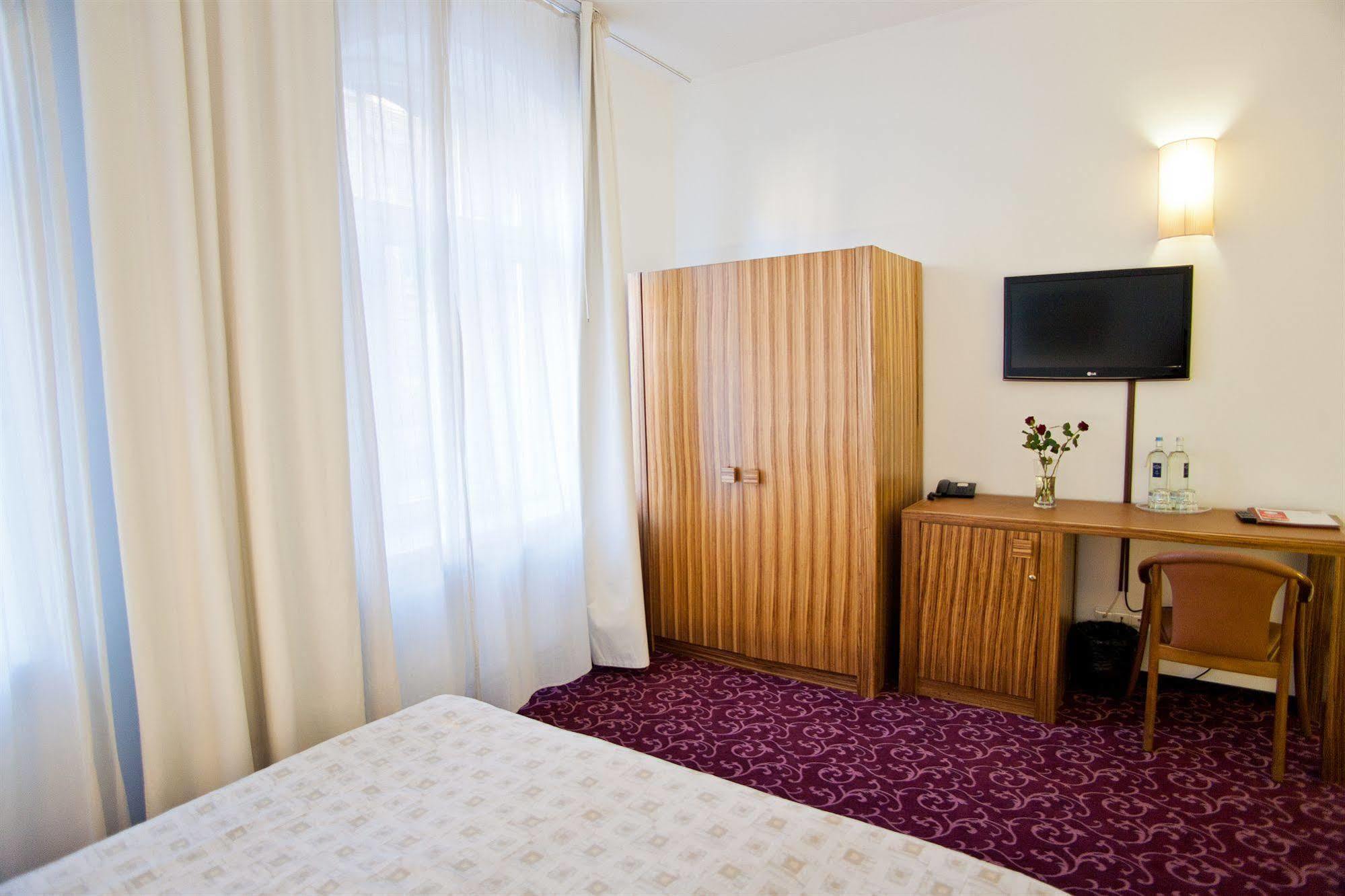 Teater Hotel 4*