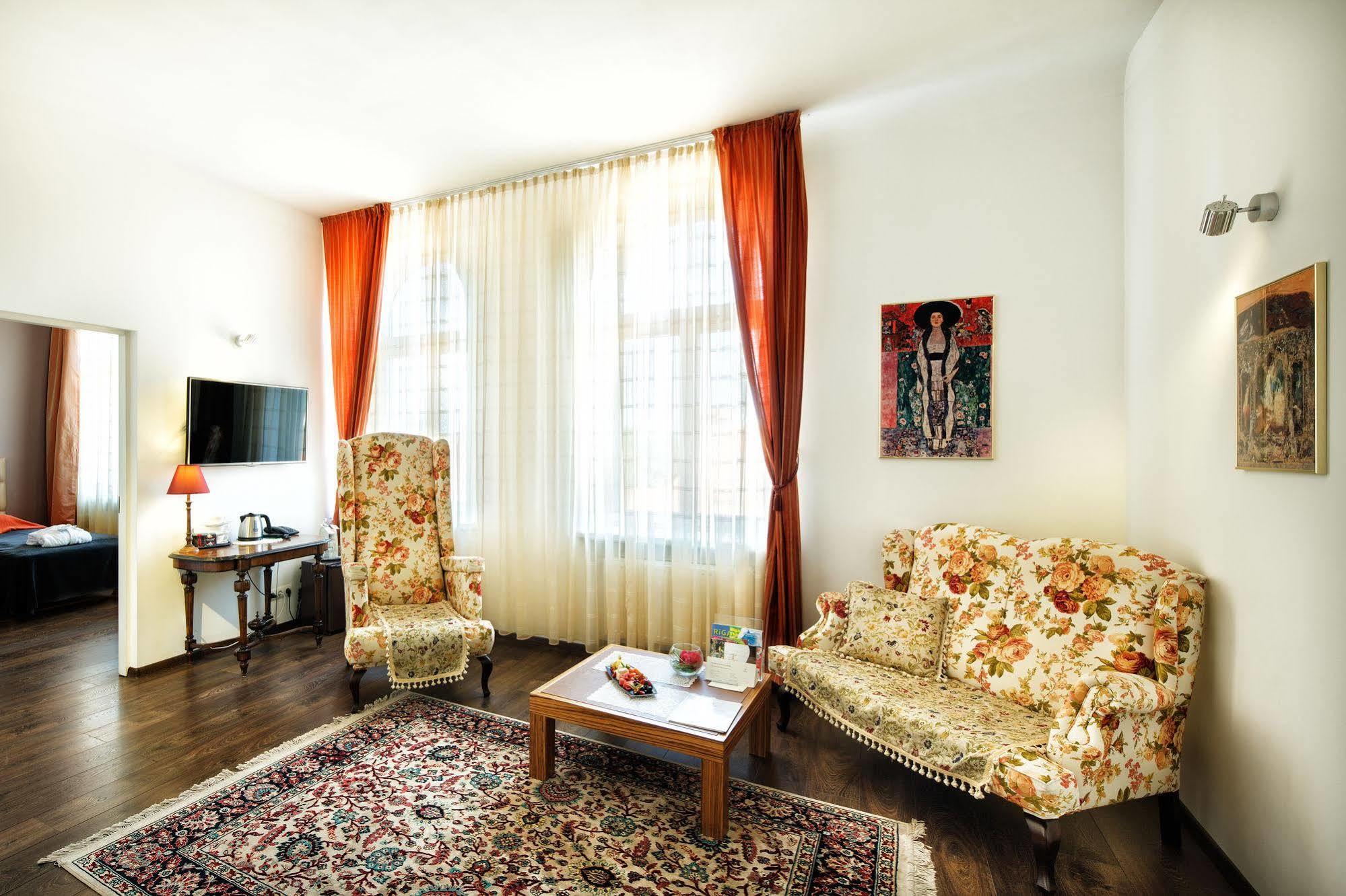 Hotel Teater 4*