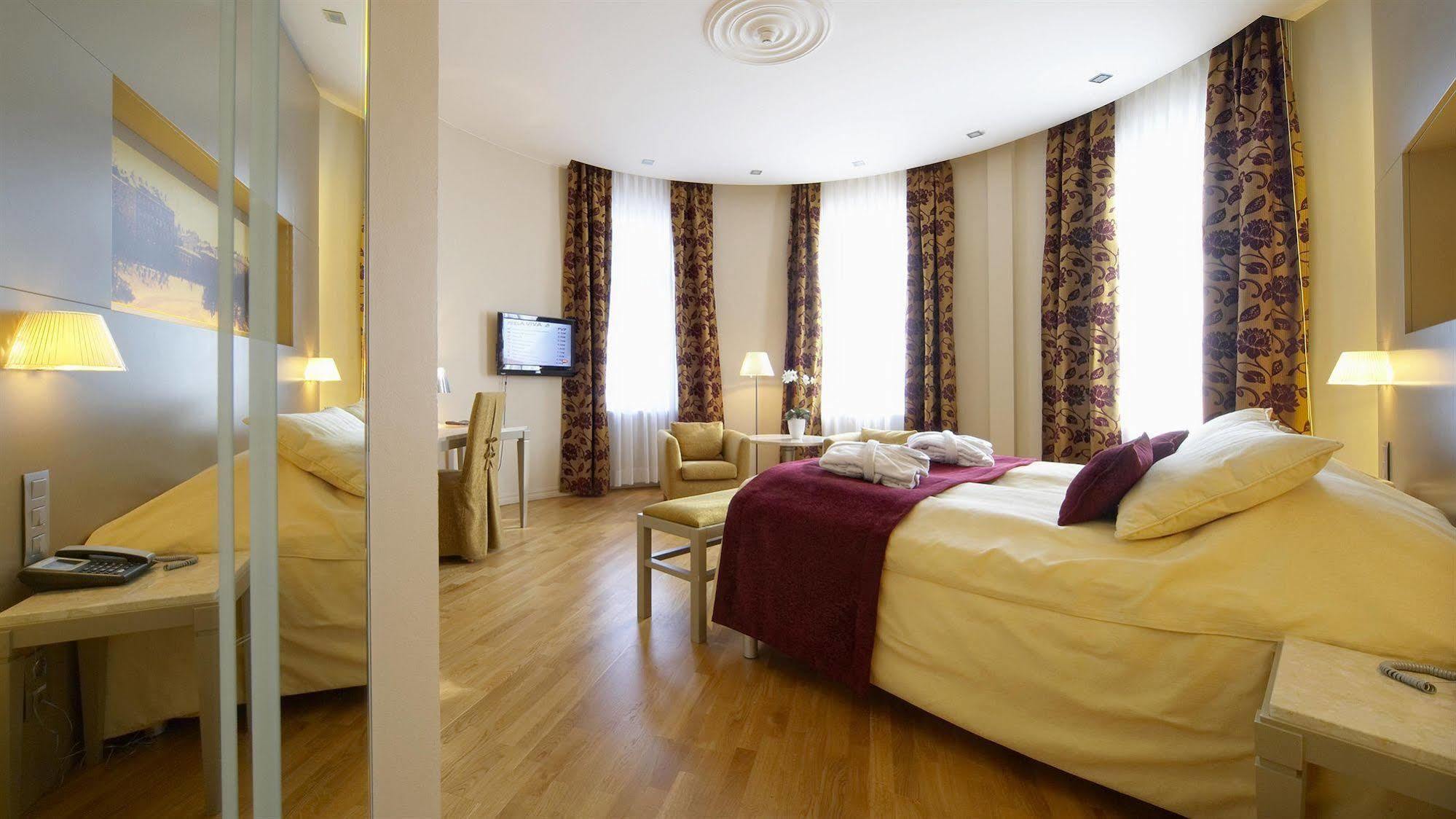 Opera Hotel 4*
