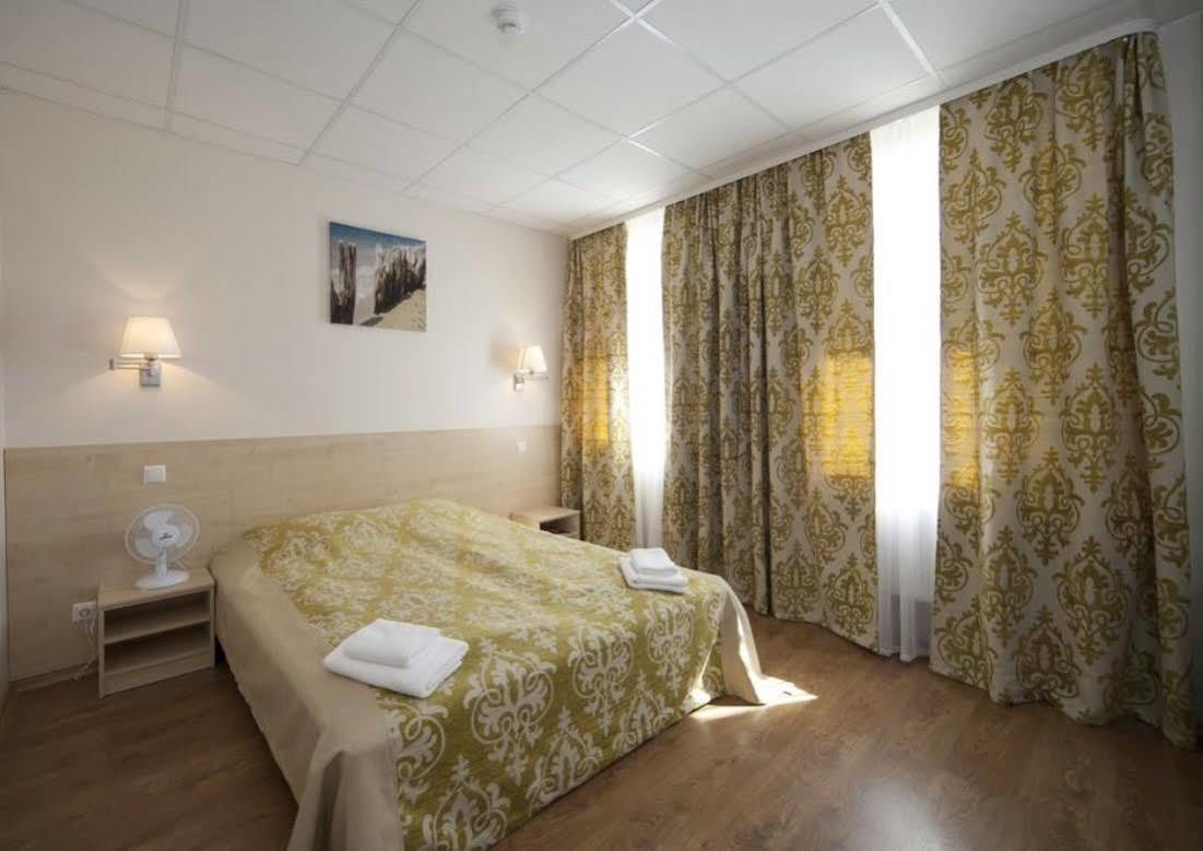 With Free Parking Hotel
