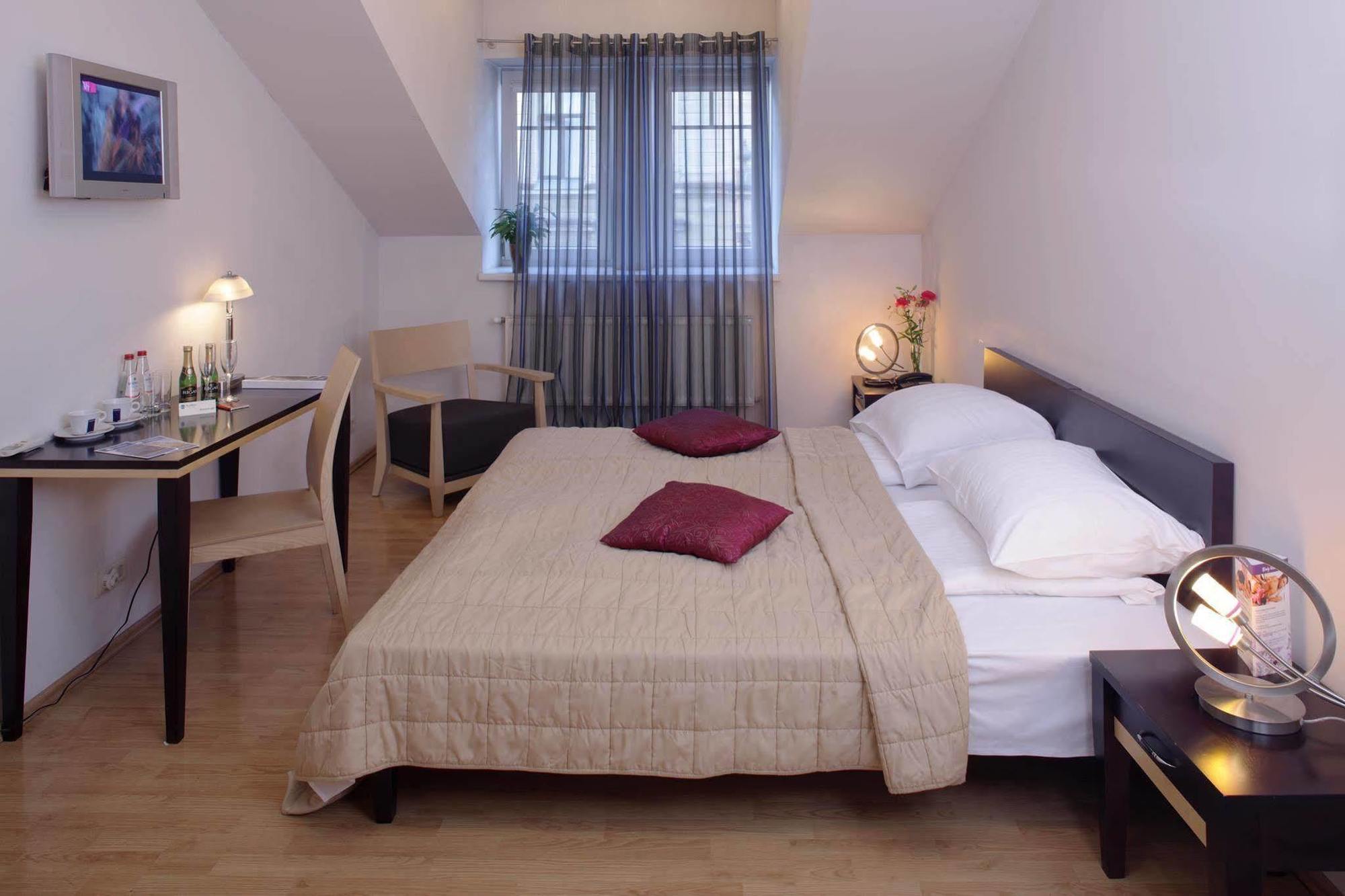 Hotel Rixwell Terrace Design With Free Parking 4*