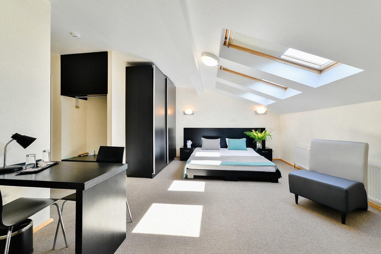 Vantis Riverside Hotel 3*