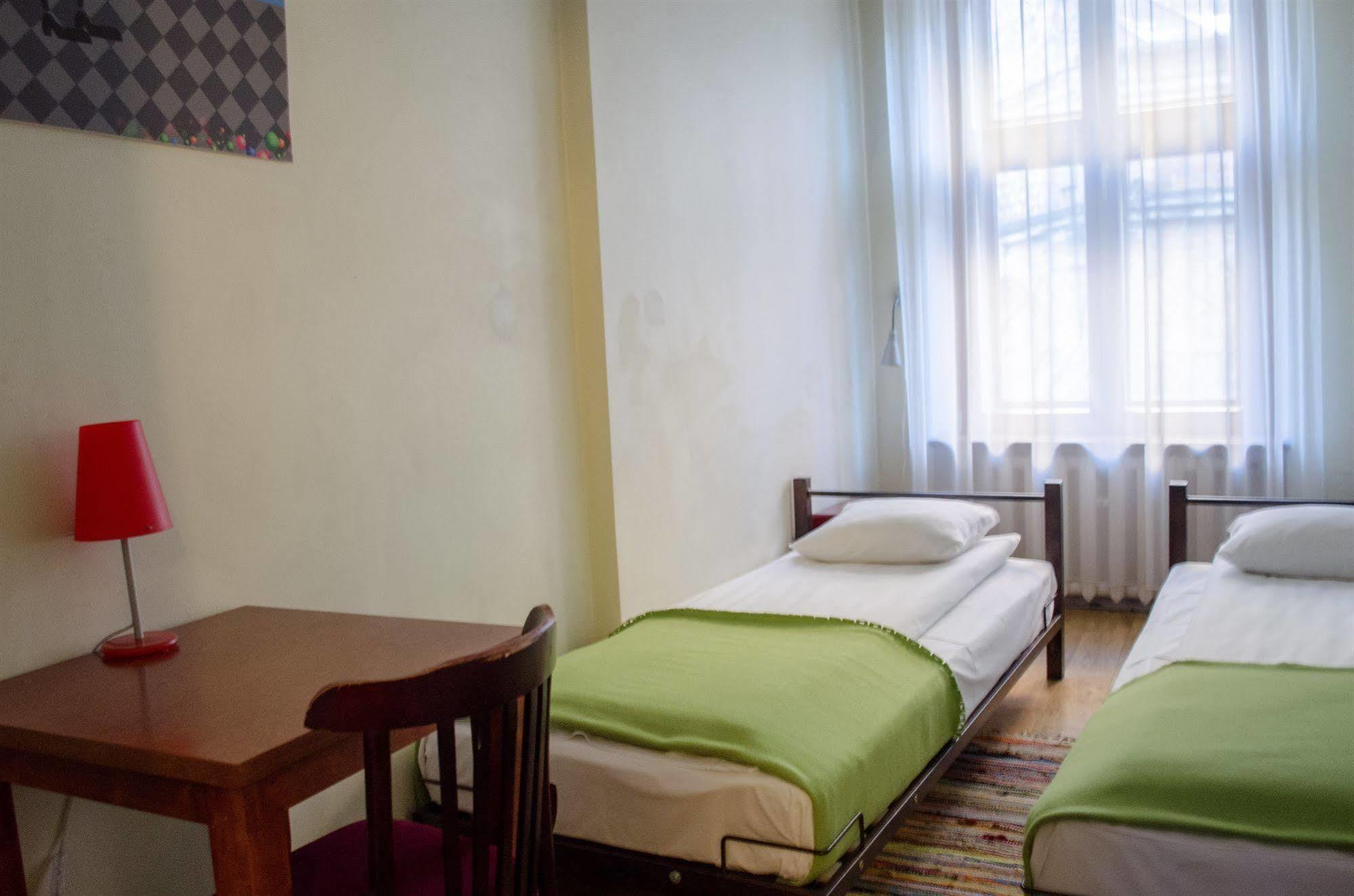 Hostel Red Nose With Self-check In Riga