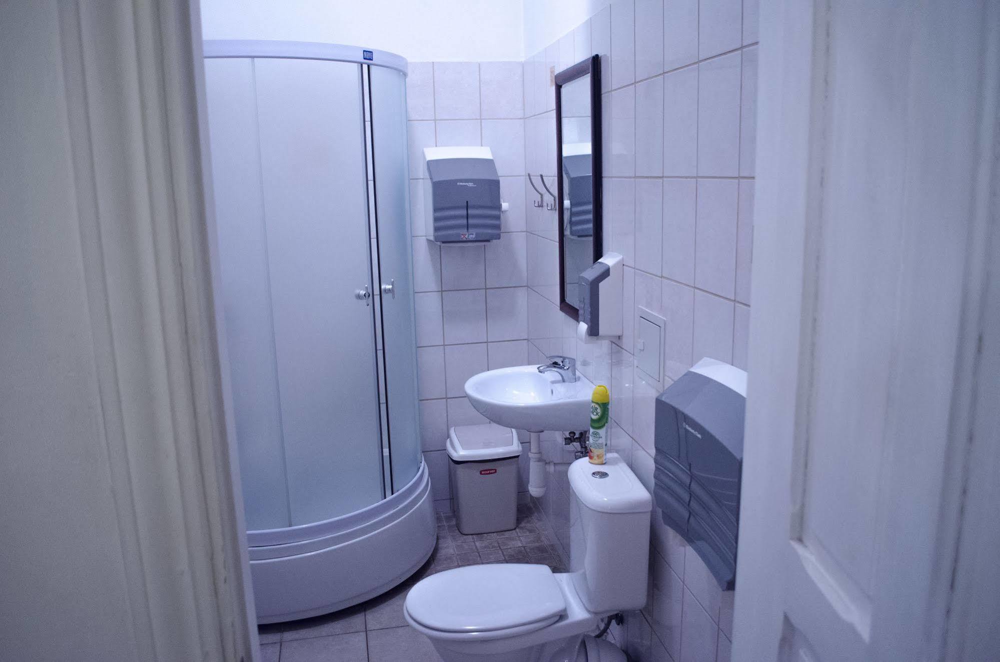Hostel Red Nose With Self-check In Riga