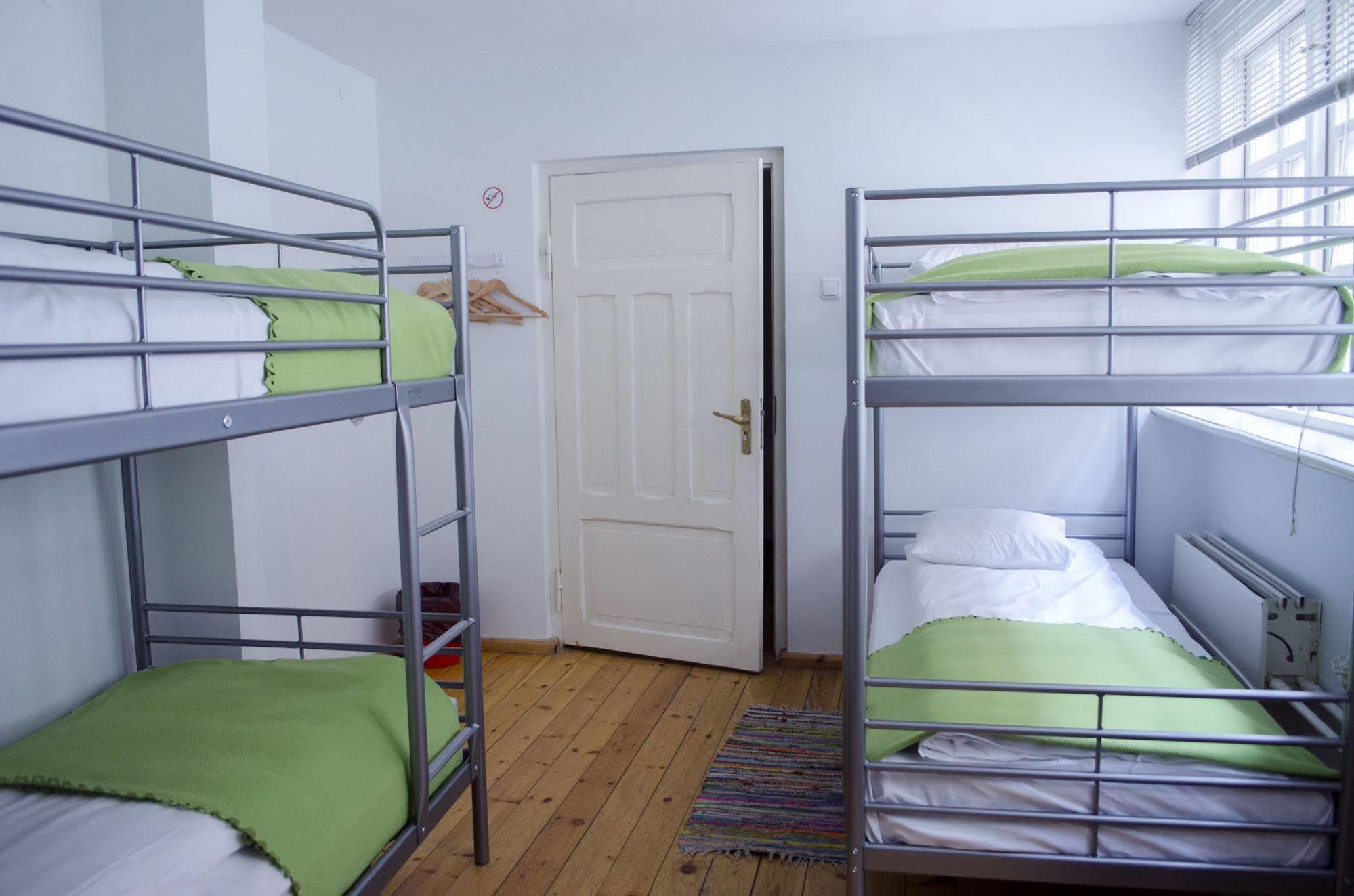 Hostel Red Nose With Self-check In Riga